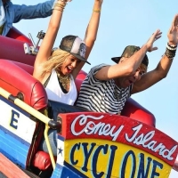 Une journée à Coney Island : hot-dogs, sirènes, plage et manèges à gogo !